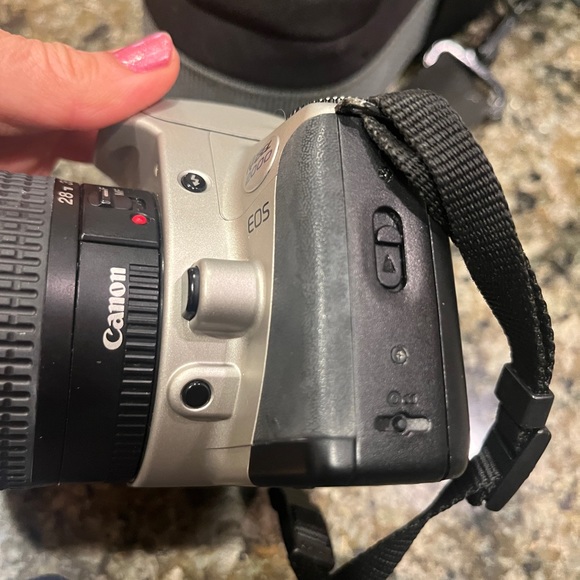 Canon camera - Picture 7 of 11